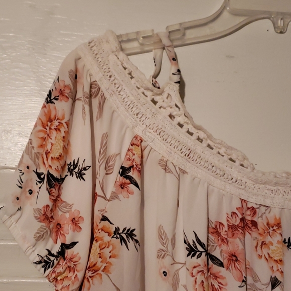 TORRID Plus Blouse - Picture 3 of 6